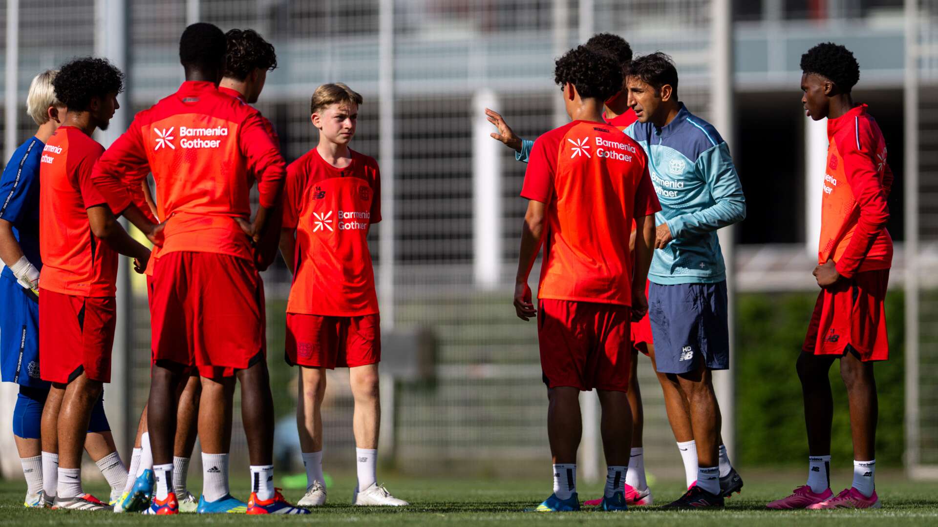 Hüzeyfe Dogan und die U17 von Bayer 04