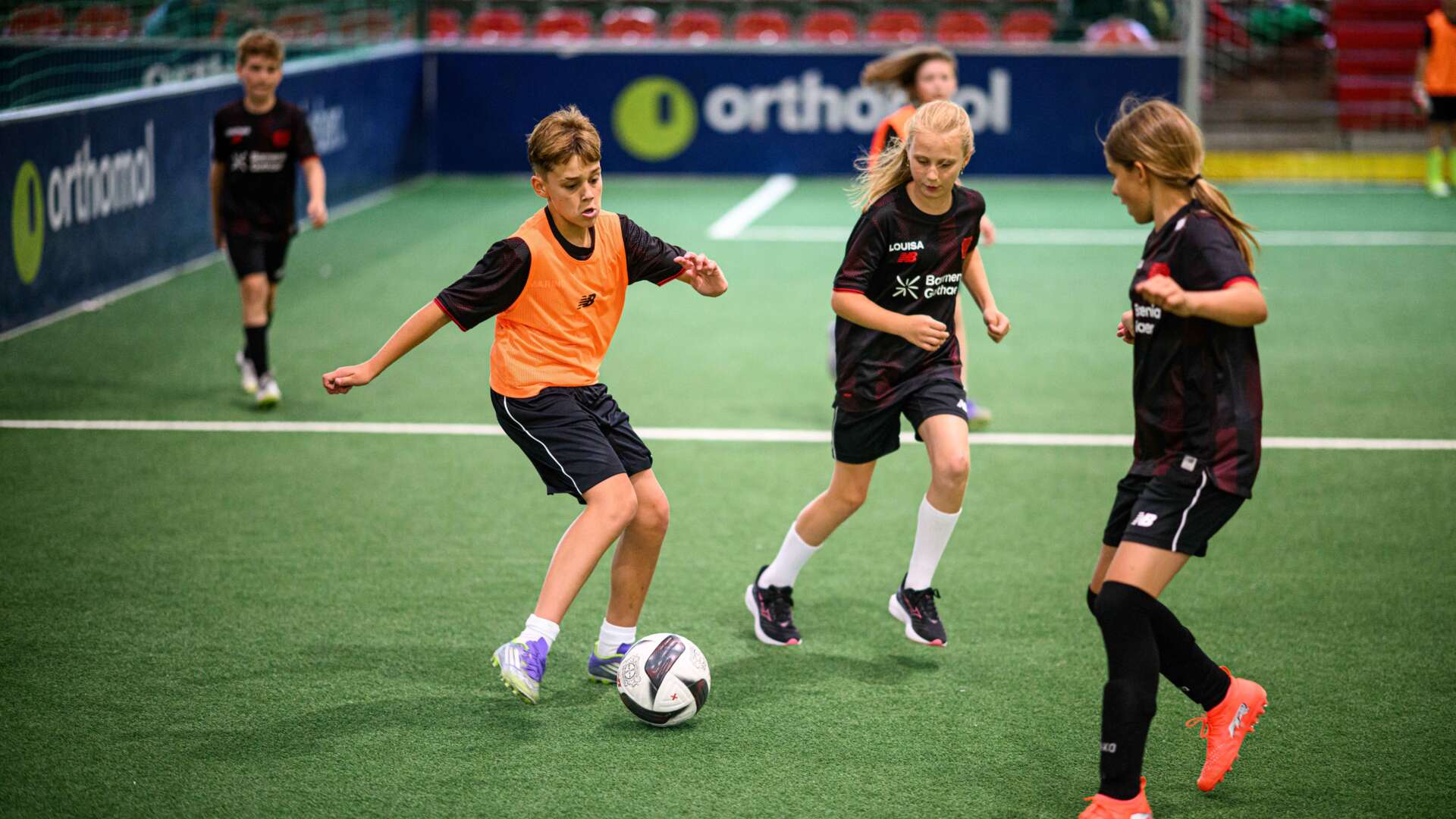 Training, BayArena-Tour und Workshop: Bunter Tag beim Diabetes-Camp für Kinder | Bayer04.de
