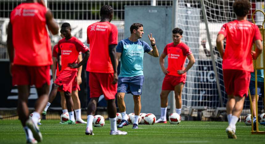Carles Martínez mit der Werkself