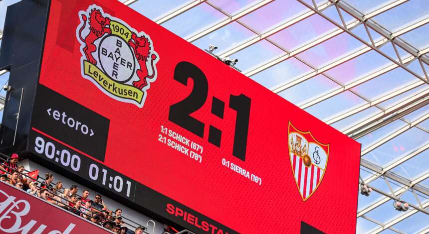 Anzeigetafel in der BayArena