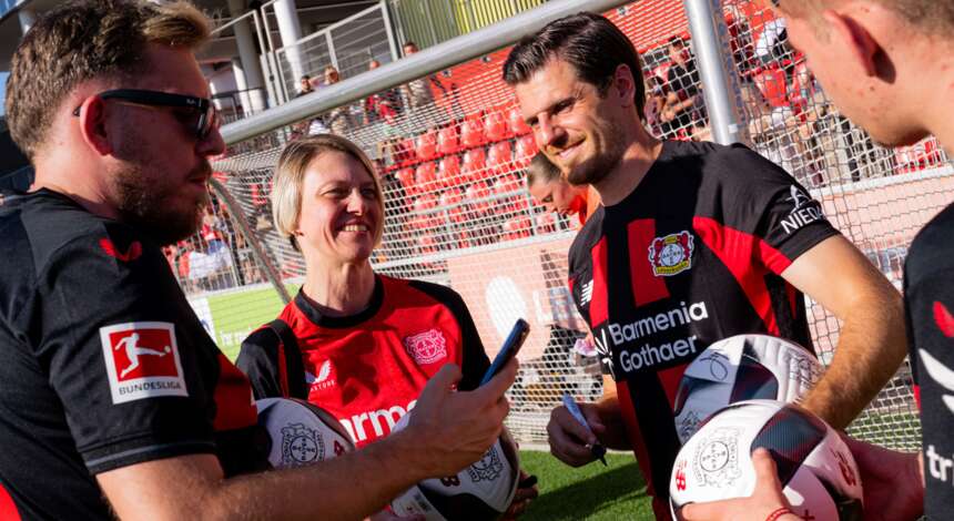 Jonas Hofmann mit Fans