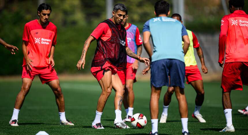 Facundo Medina im Training in Nottingham