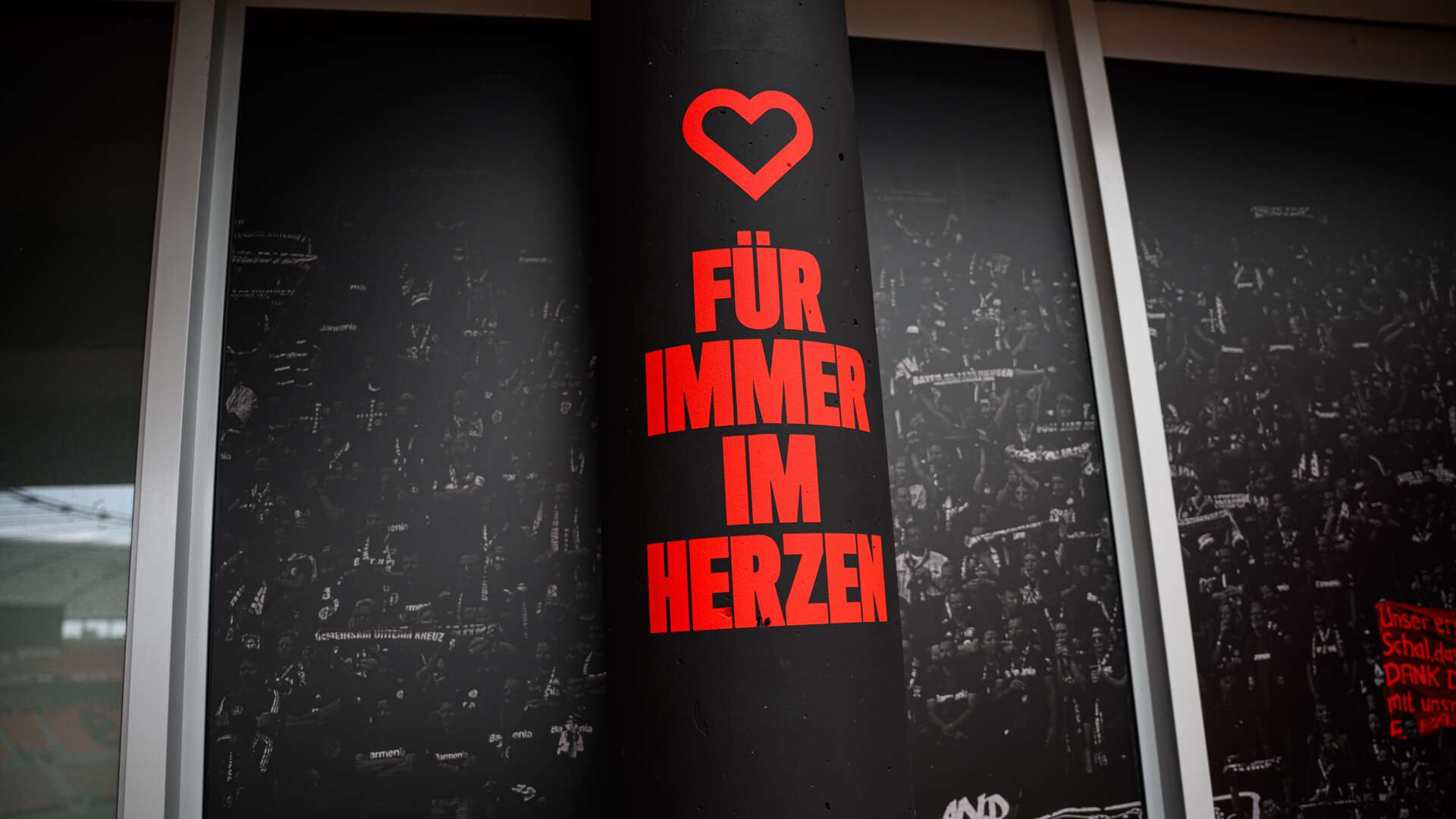 „Im Herzen feierst du mit!“-Bereich in der BayArena