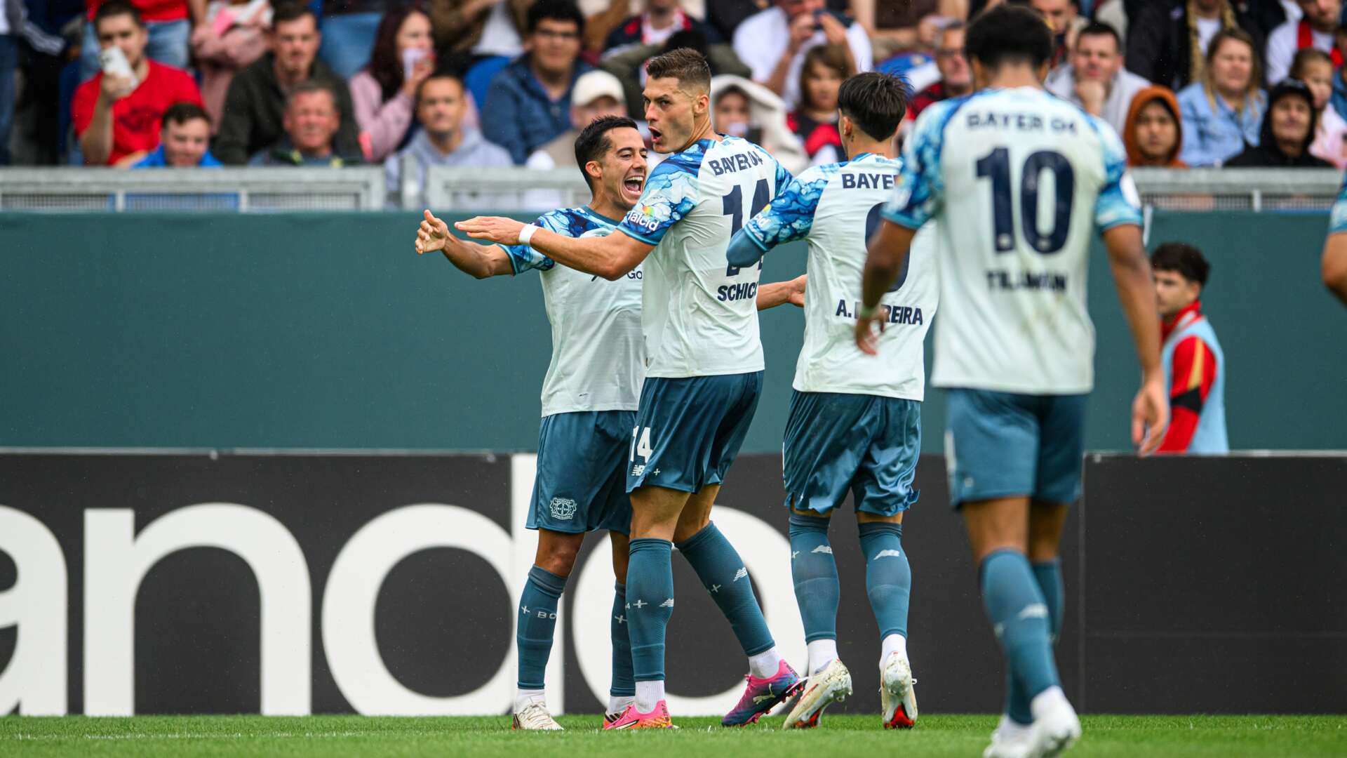 Der Jubel zum 1:0 für die Werkself in Wiesbaden