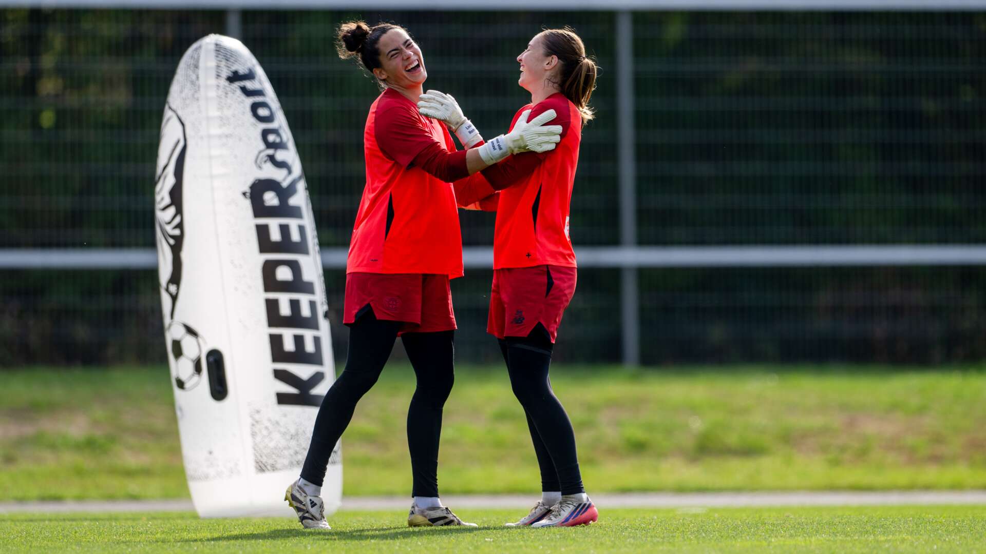 Charlotte Voll und Louisa Remien