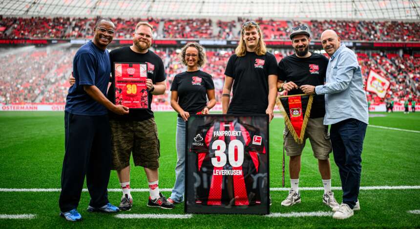 Carro und Sergio ehren Fanprojekt Leverkusen vor Union-Heimspiel