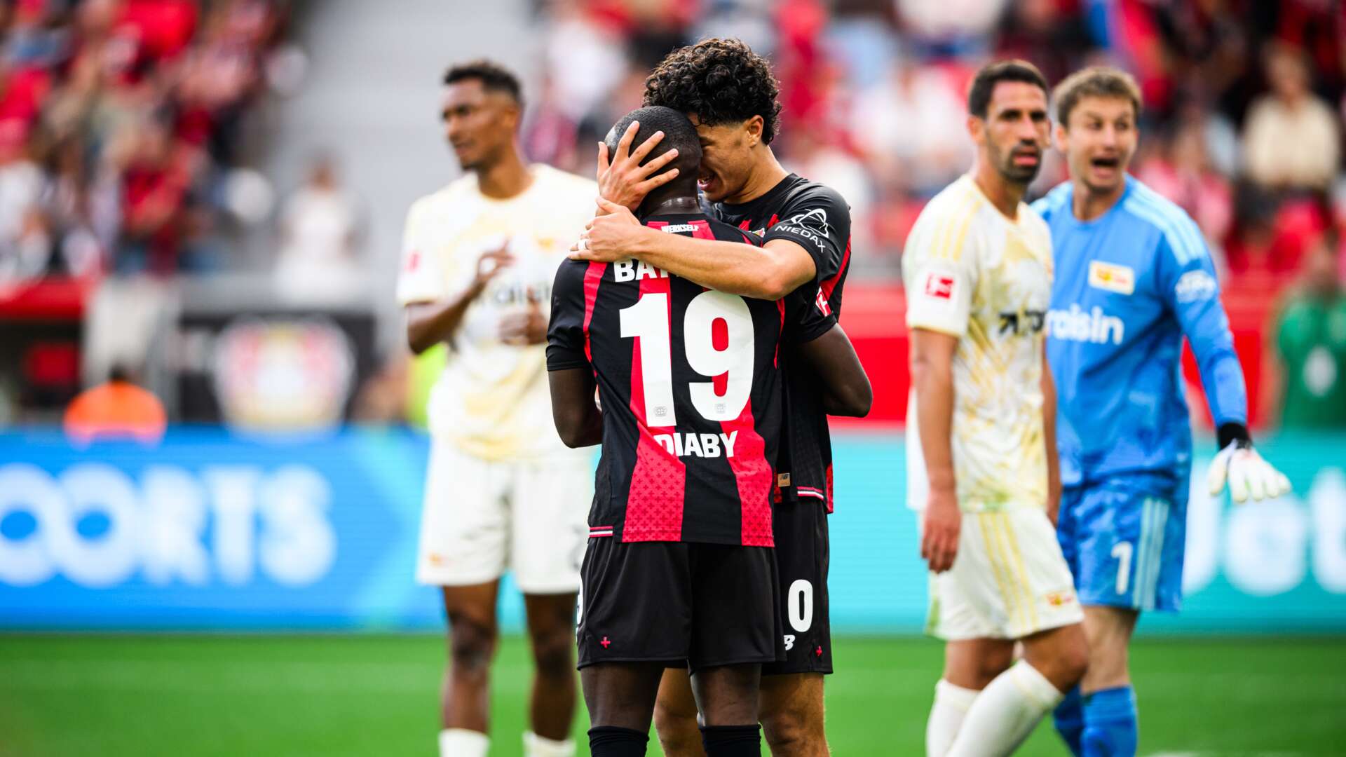 Moussa Diaby gegen Ibrahim Maza