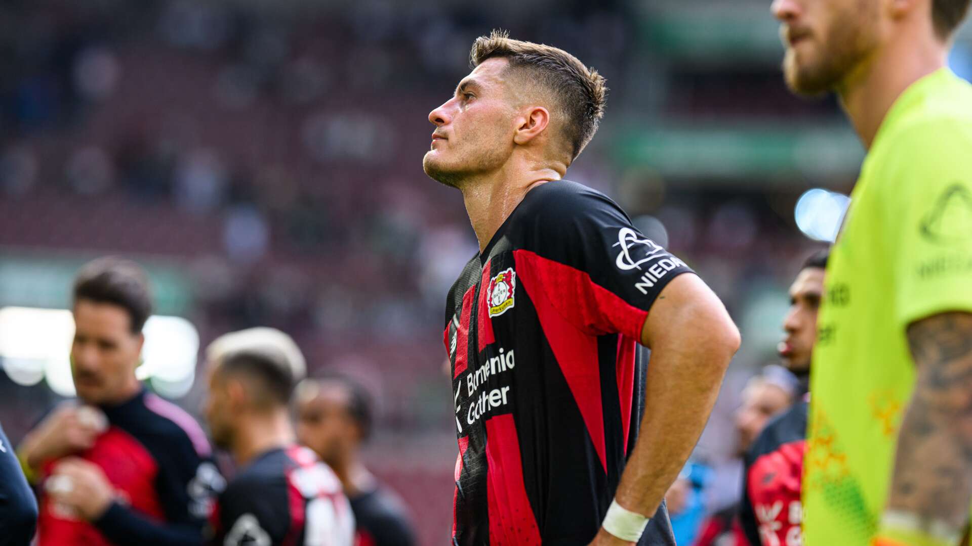 Patrik Schick nach Abpfiff in Augsburg