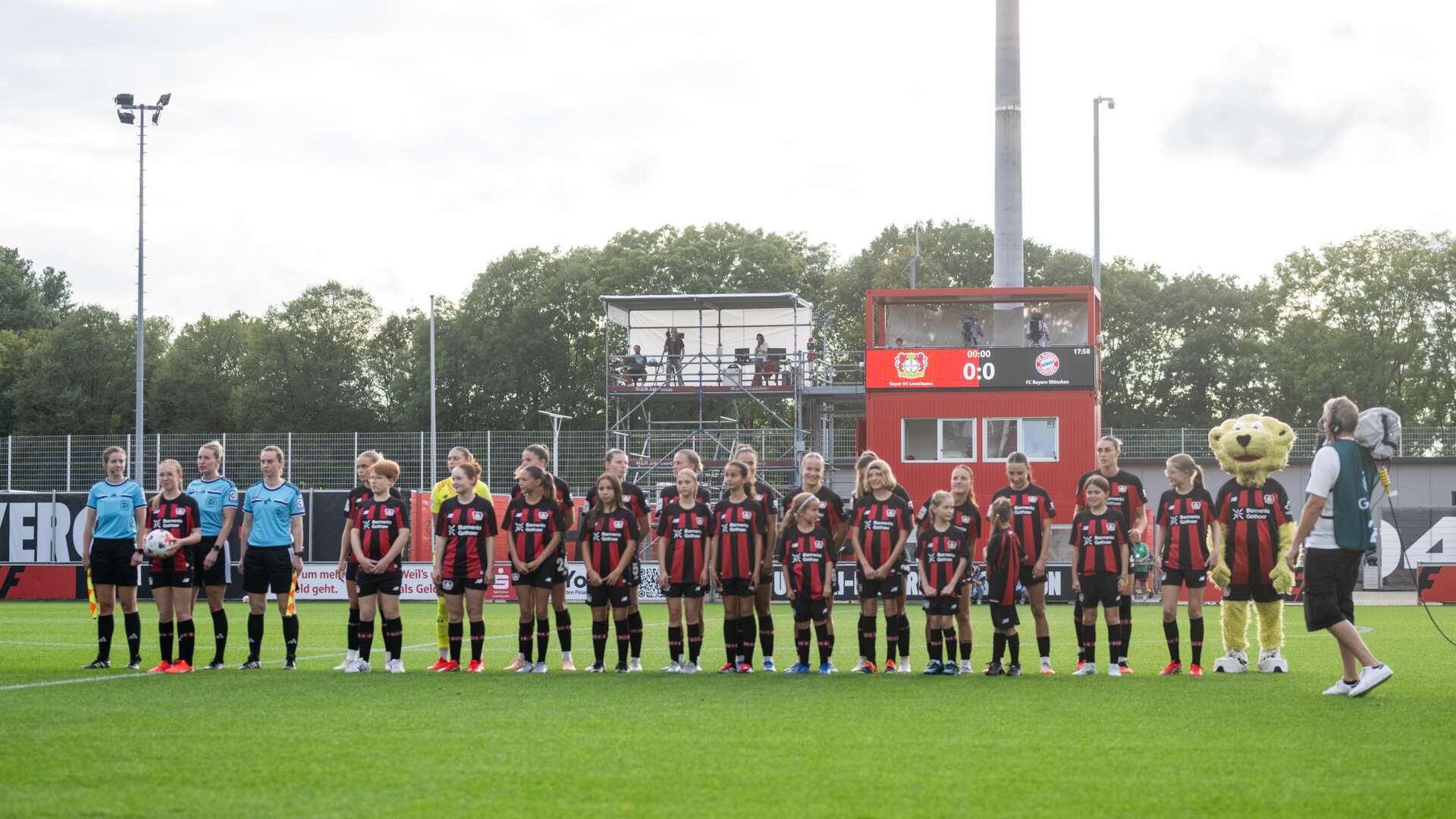Bereit für die große Aufgabe: die Bayer 04-Frauen
