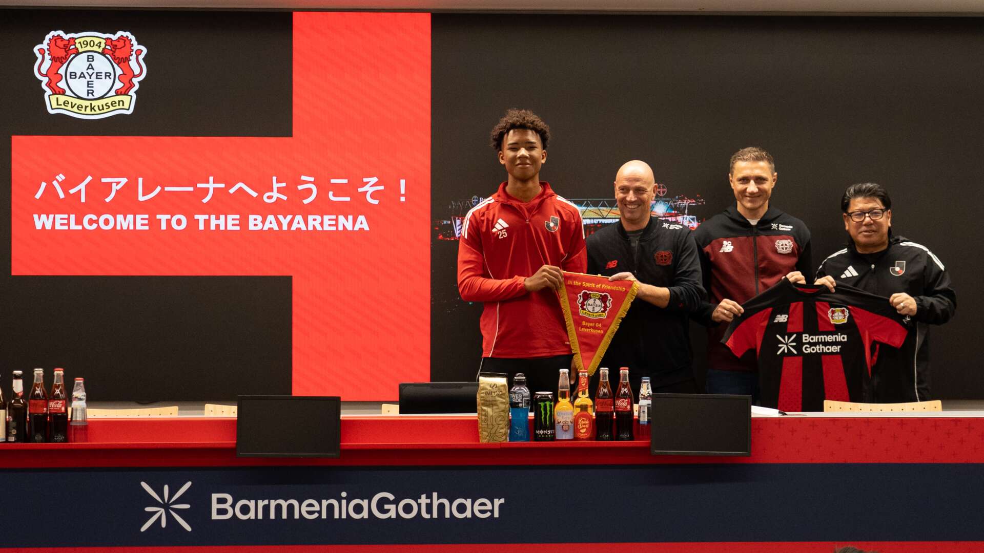 Begrüßung des japanischen U17-Auswahlteams in Leverkusen