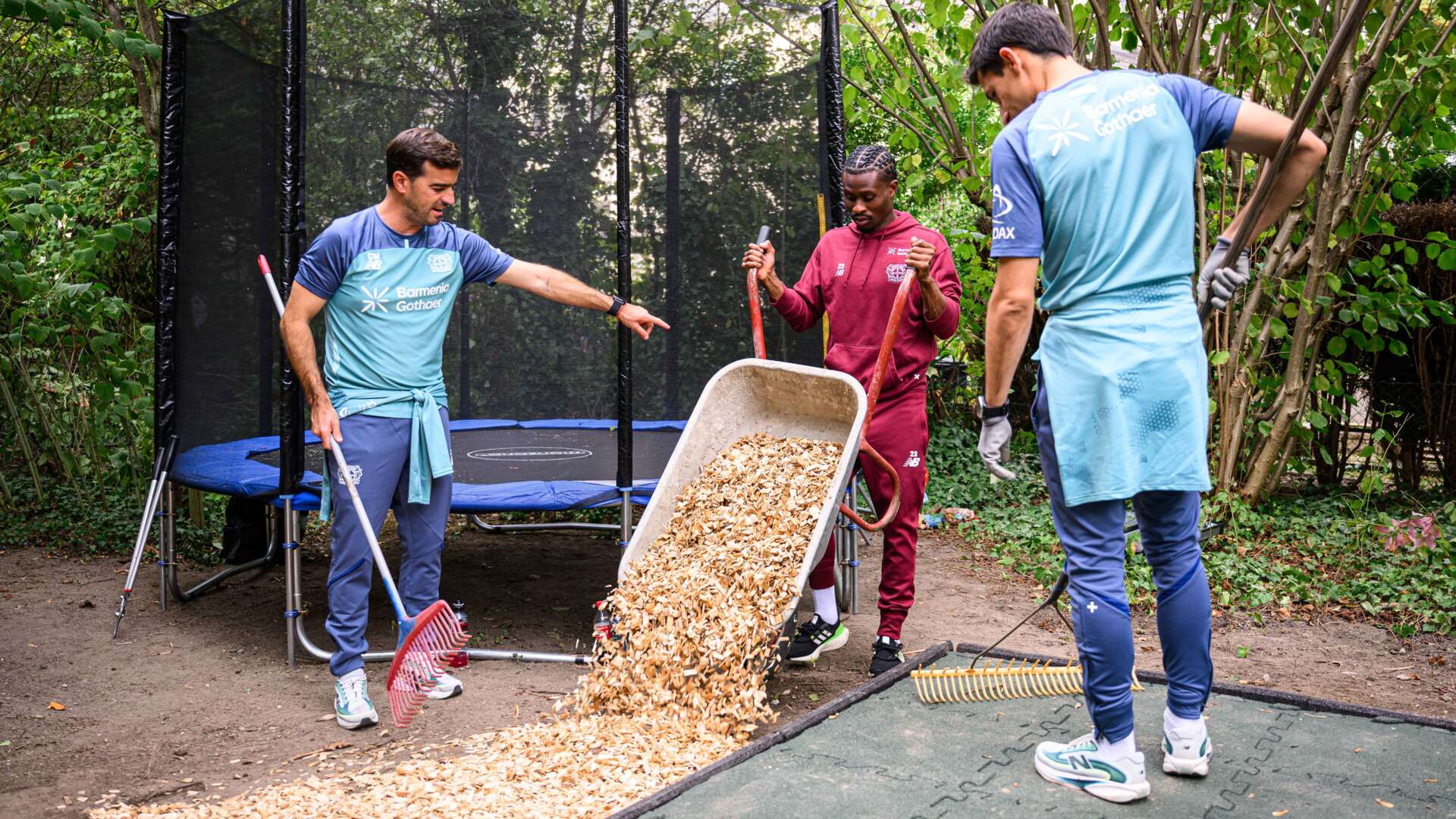 Carles Martínez, Nathan Tella und Pol García