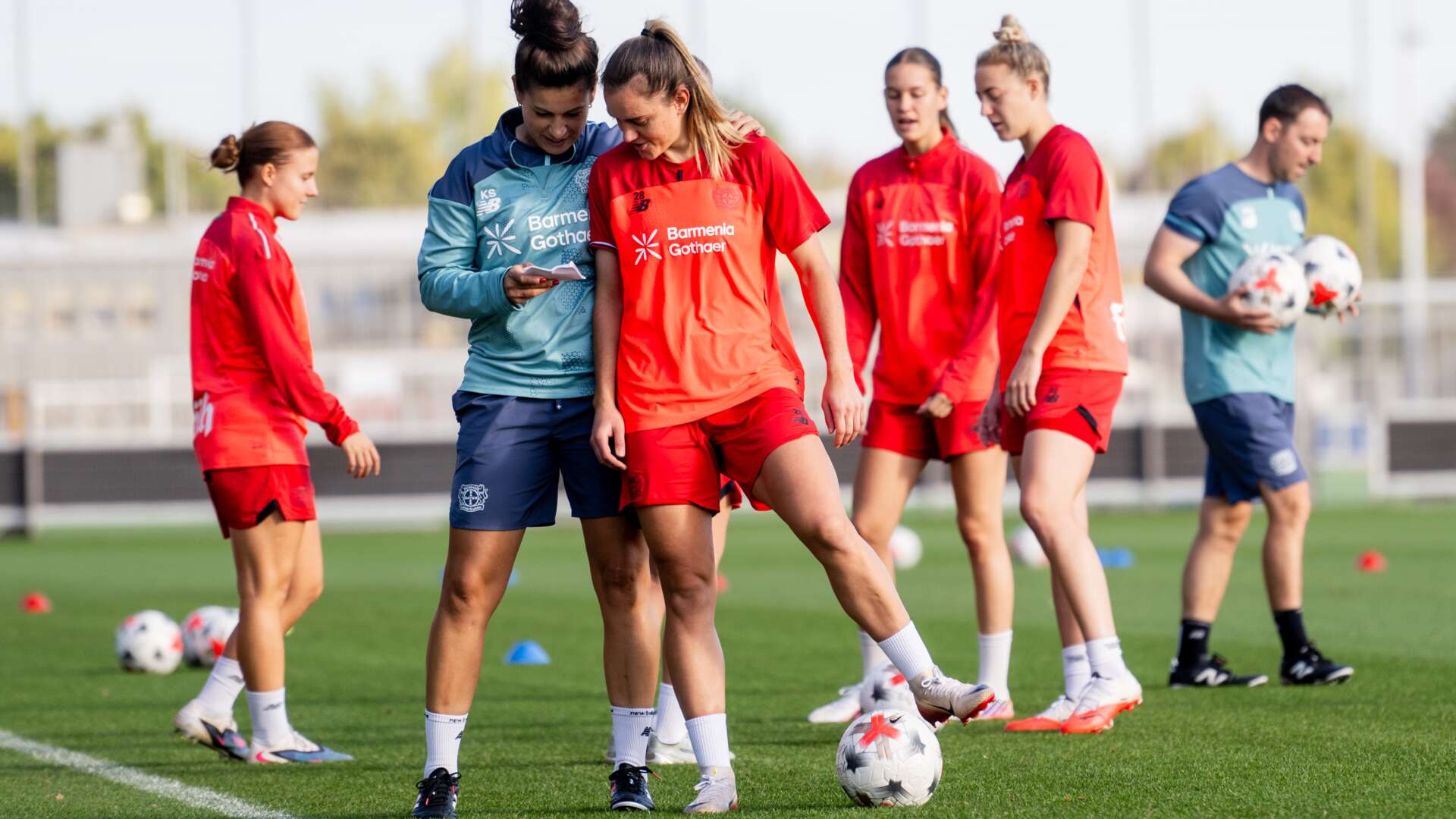 Kristina Sundov und Paulina Tomasiak