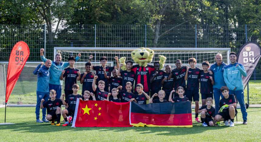 Bayer 04 Fußball Akademie trifft BA04 Football Academy Guangzhou