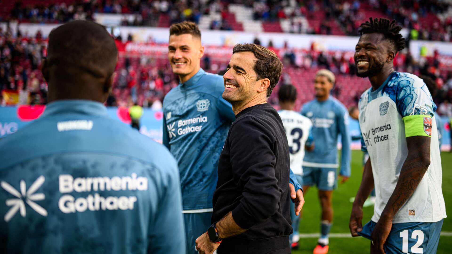 Patrik Schick, Carles Martínez und Edmond Tapsoba nach Abpfiff