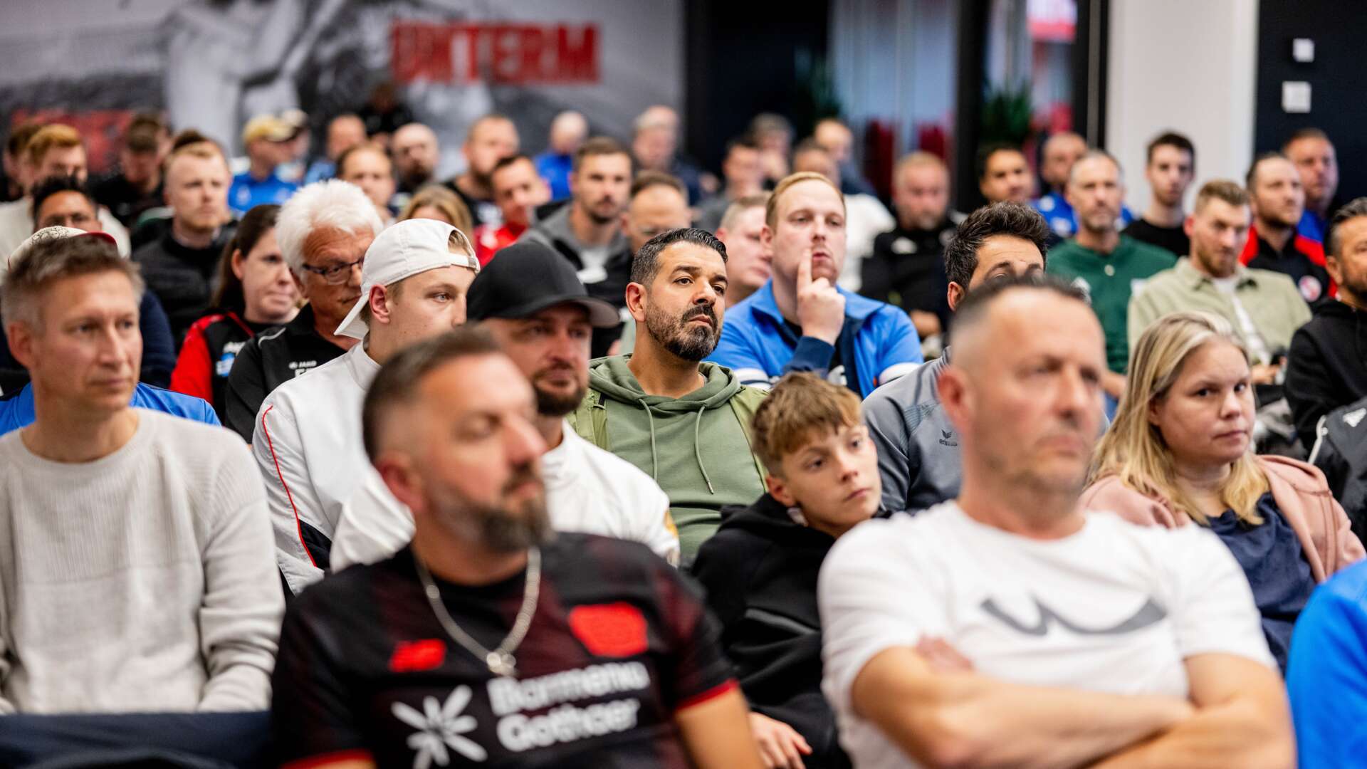 Teilnehmende an der Torwarttrainer-Fortbildung