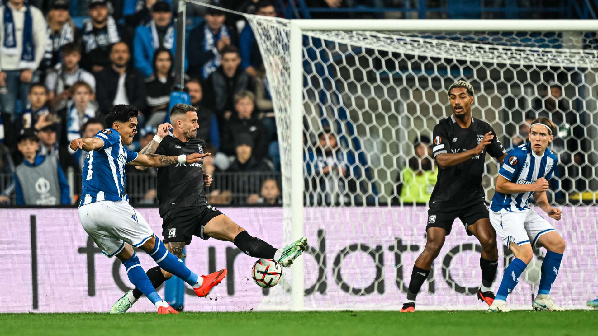 Aleix Garcia gegen den Ball