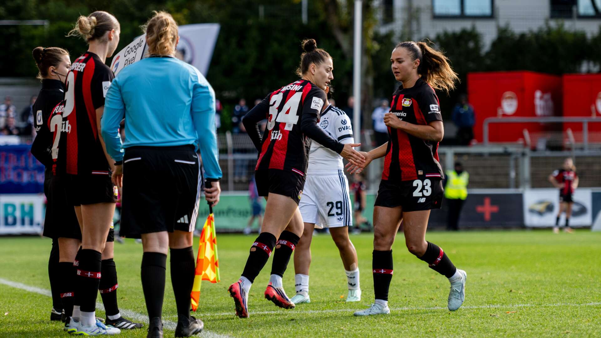 Dreifachwechsel bei Bayer 04
