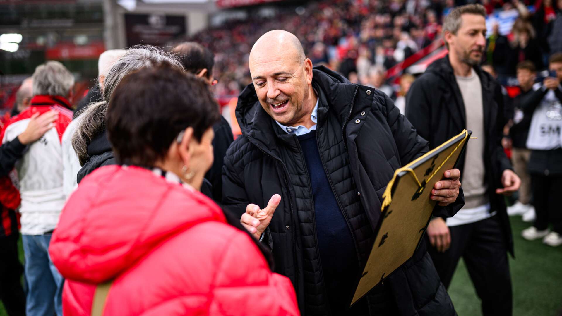 Fernando Carro ehrt Fanclubs