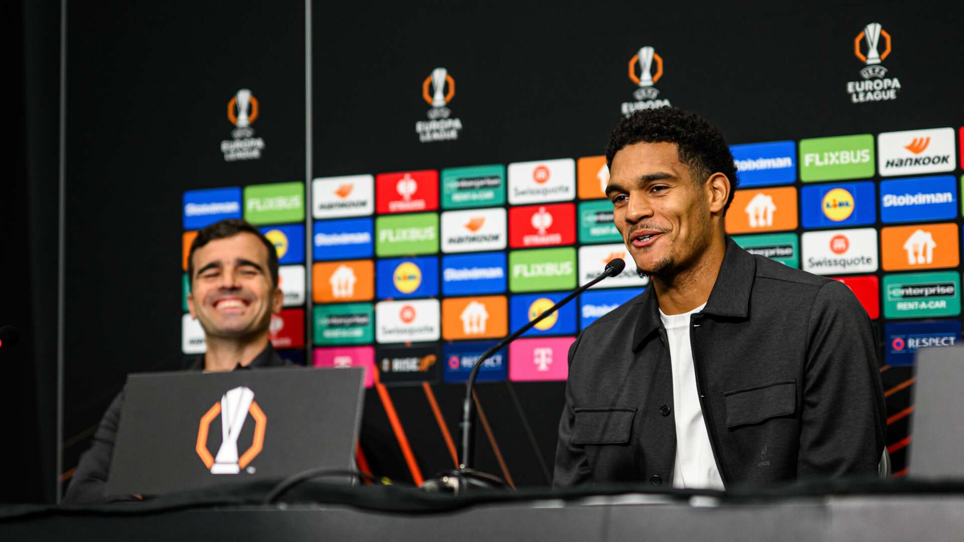 PK mit Martínez und Quansah