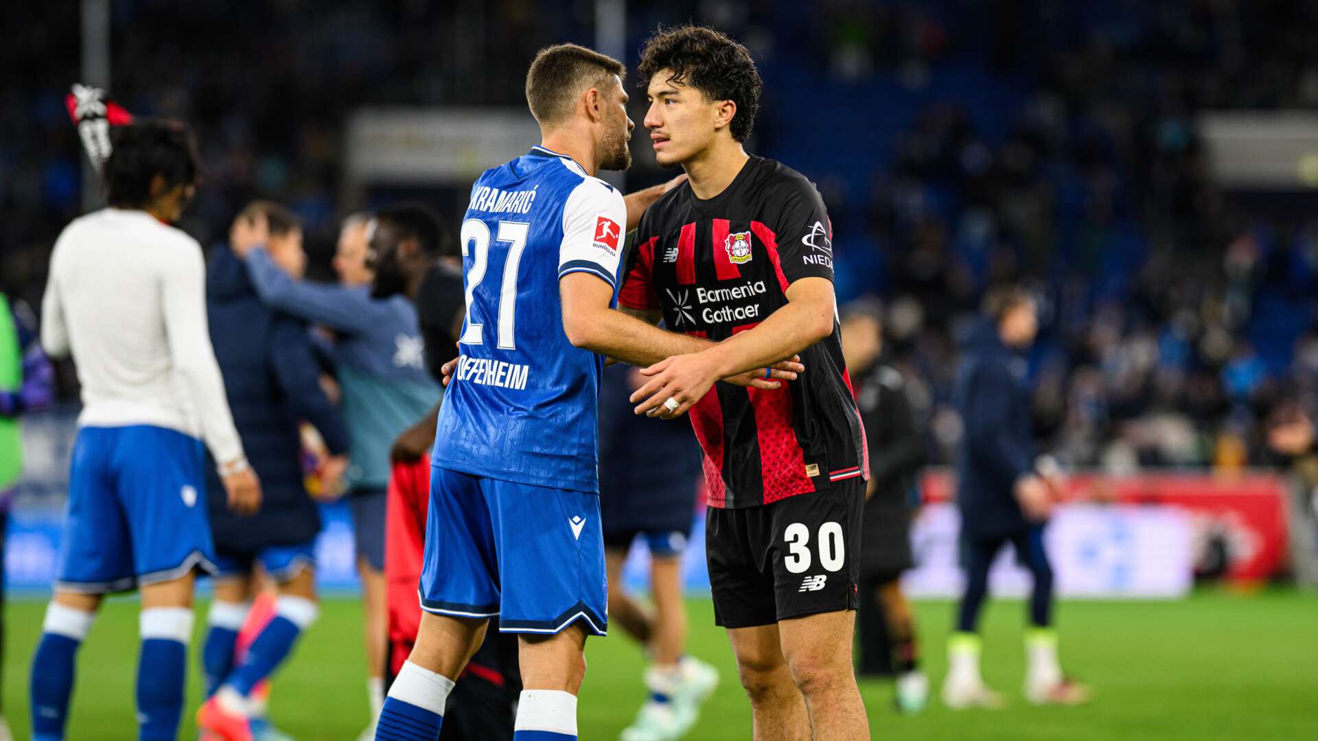Ibrahim Maza mit Andrej Kramaric nach Abpfiff