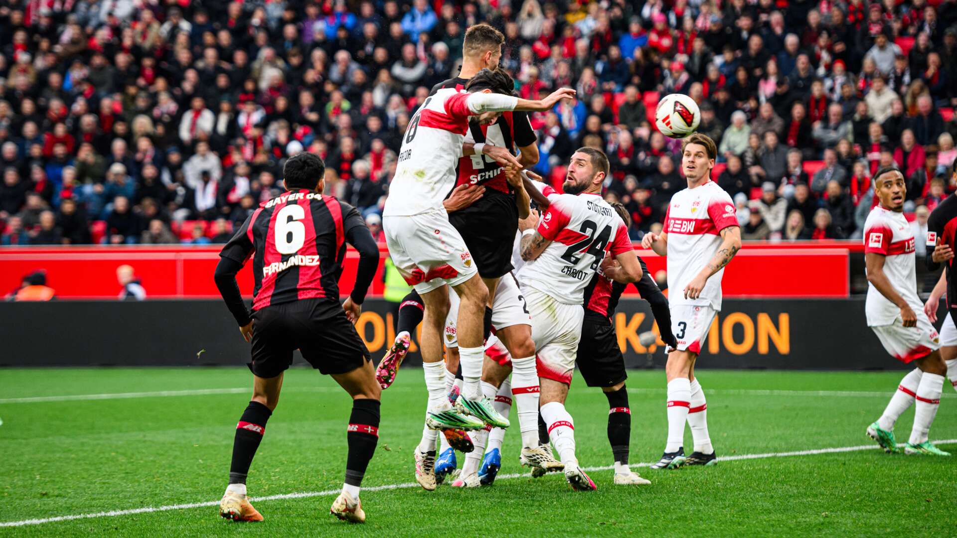 Patrik Schick köpft