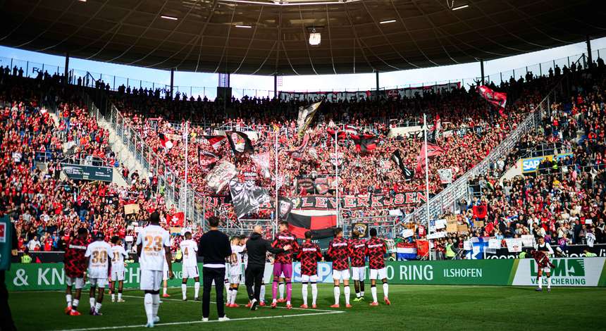 Jubel nach Abpfiff in Sinsheim