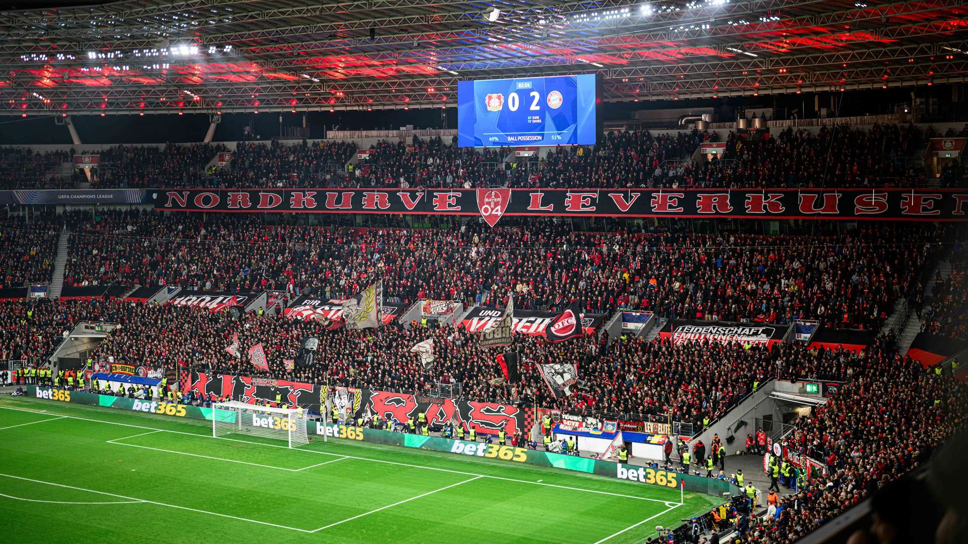 Fans in der BayArena