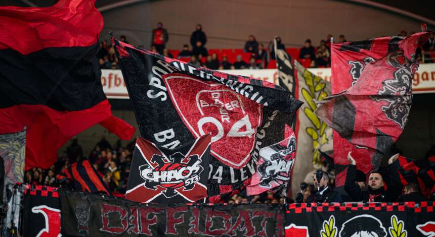Bayer 04-Fans in Stuttgart