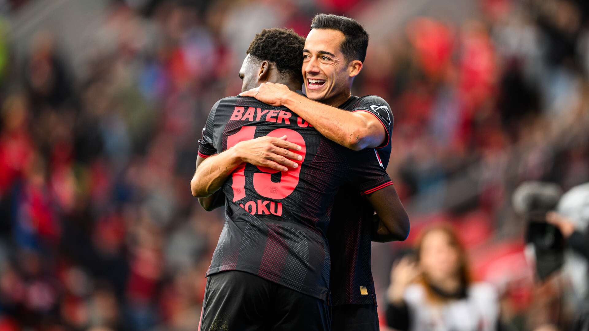 Ernest Poku und Lucas Vázquez