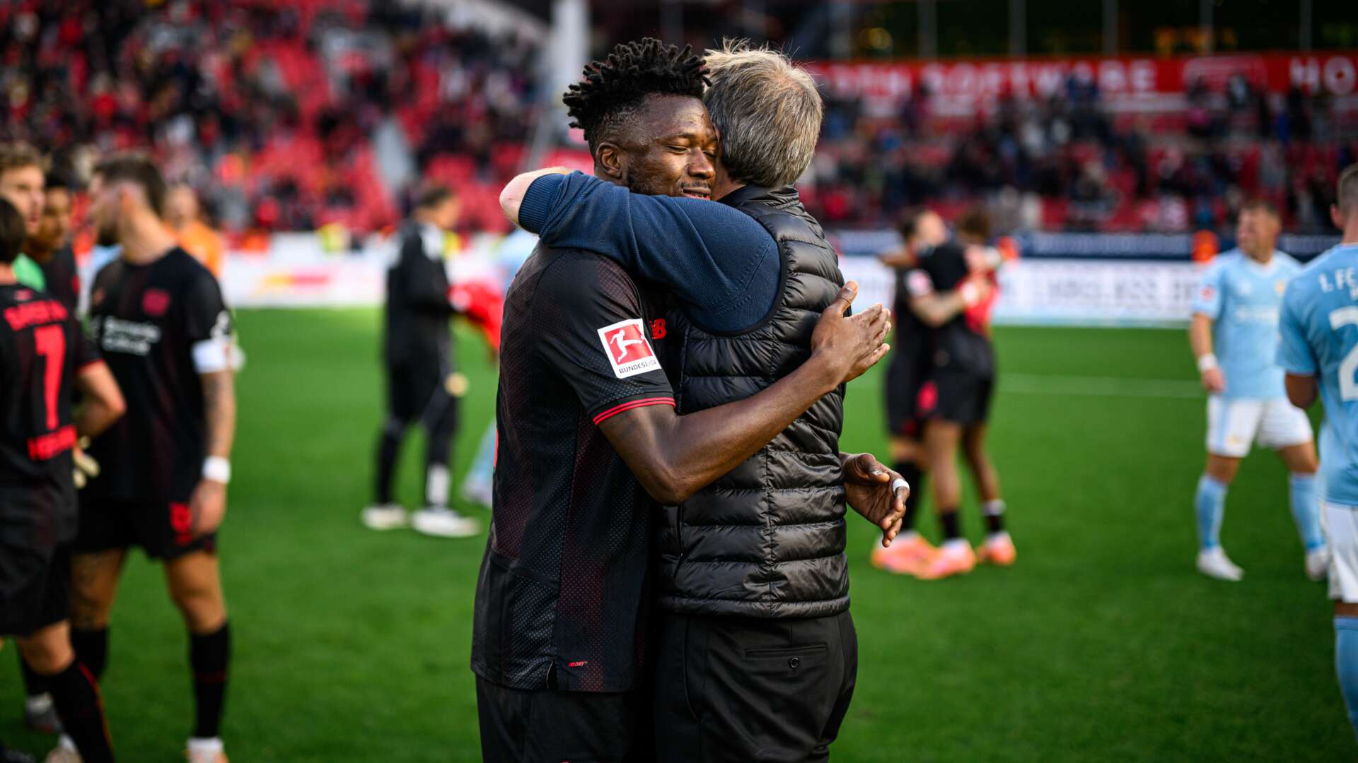 Kasper Hjulmand mit Edmond Tapsoba