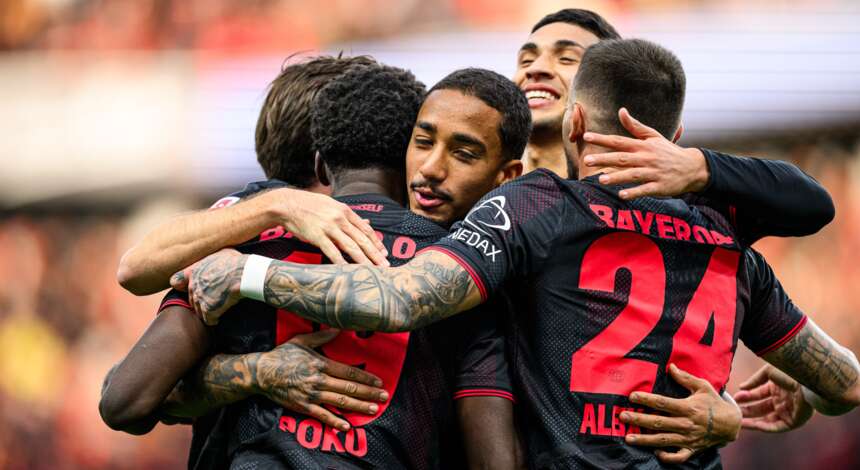 Werkself beim Torjubel gegen den SC Freiburg