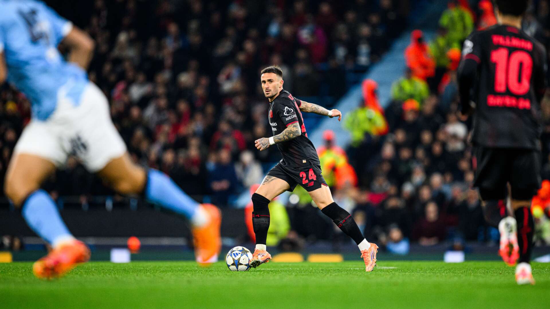 Aleix Garcia treibt den Ball nach vorn