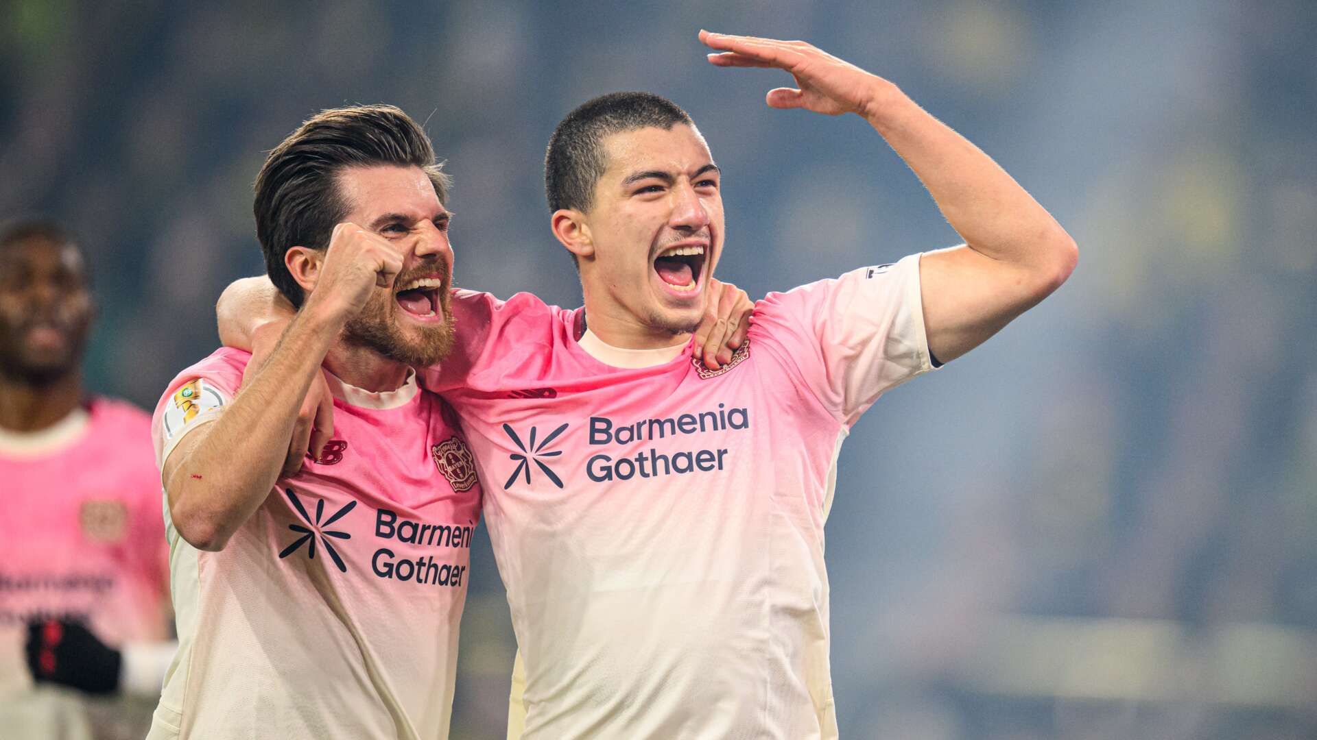 Hofmann und Maza bejubeln Tor