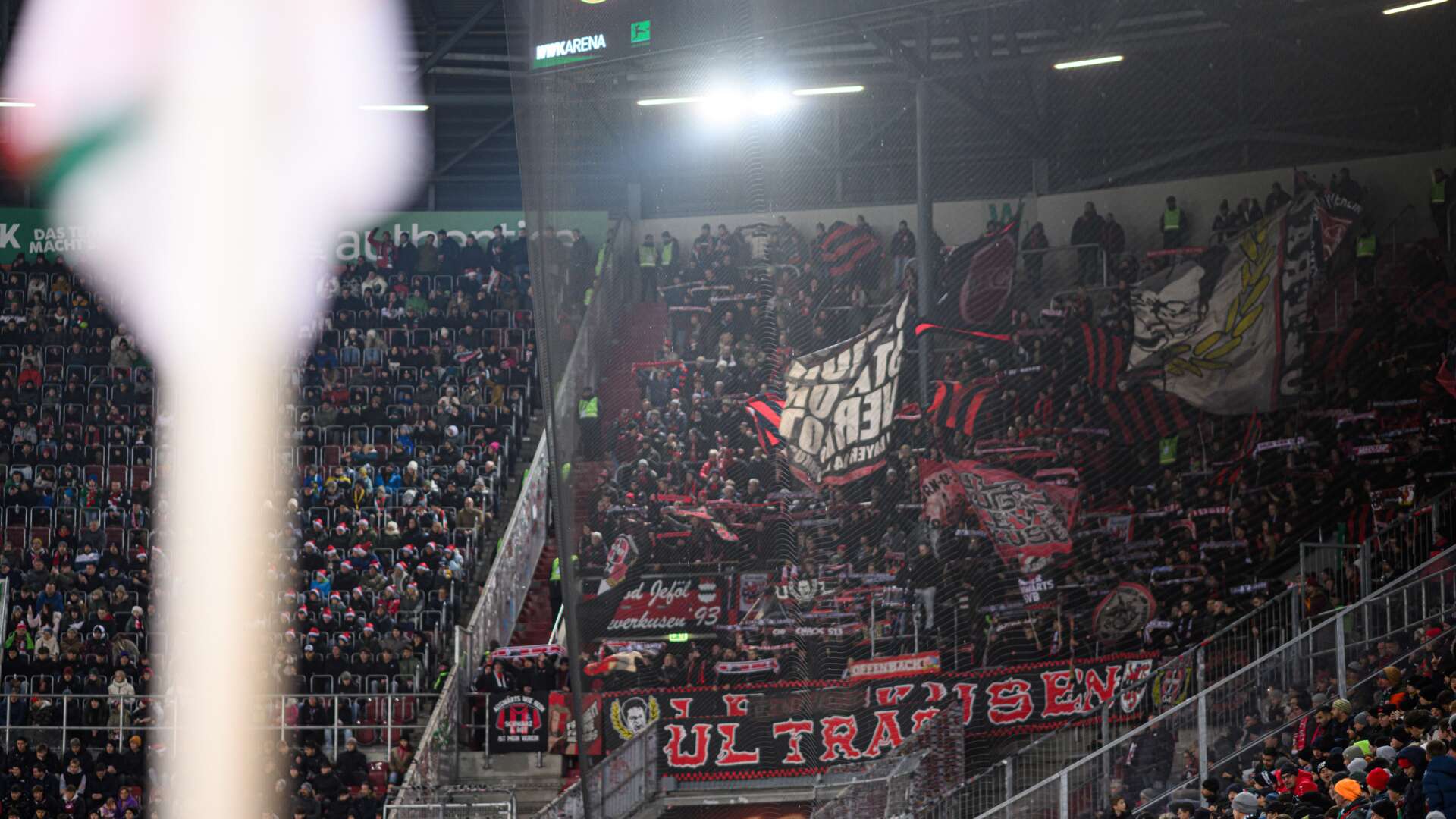 Bayer 04-Fans in Augsburg