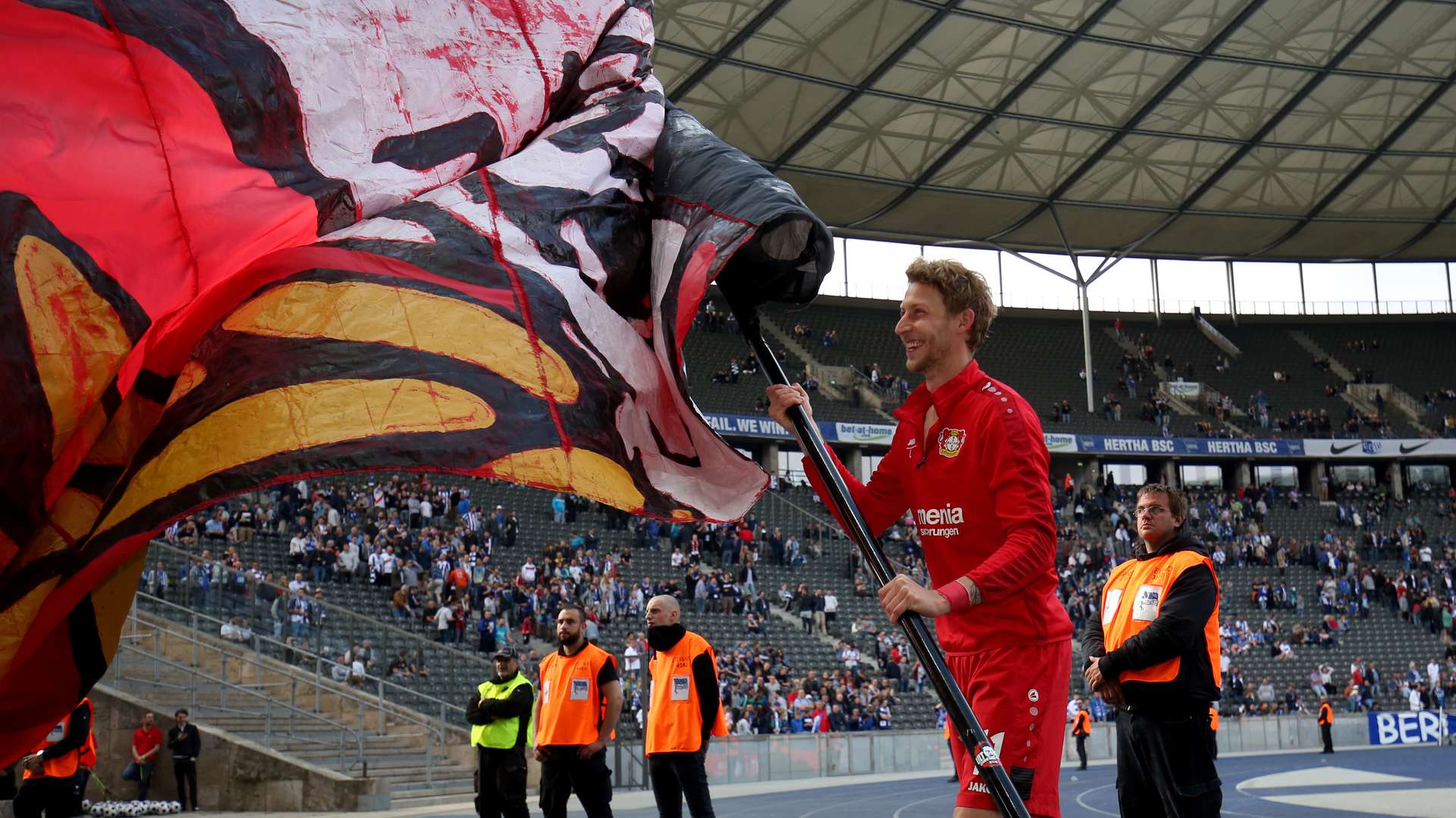 crop_Abpfiff_Kiessling_Fahne.jpg