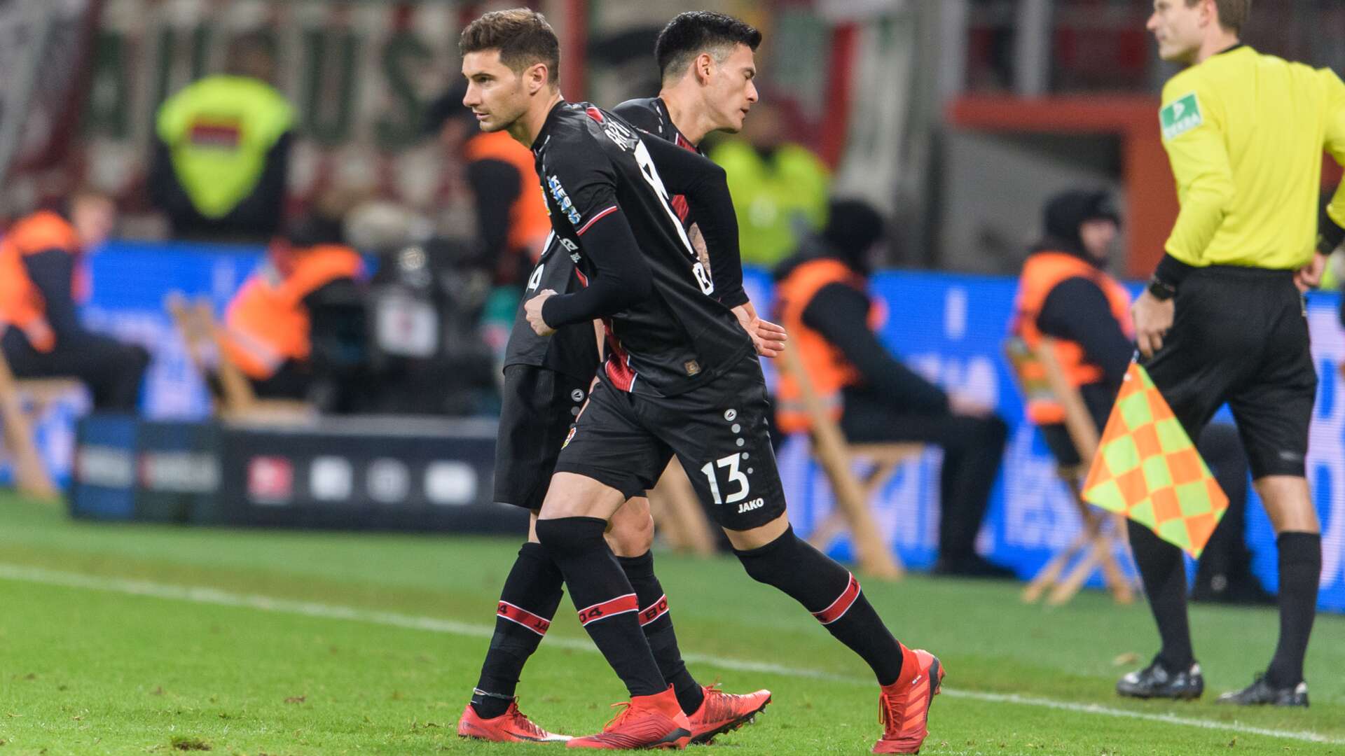 Lucas Alario und Charles Aranguiz