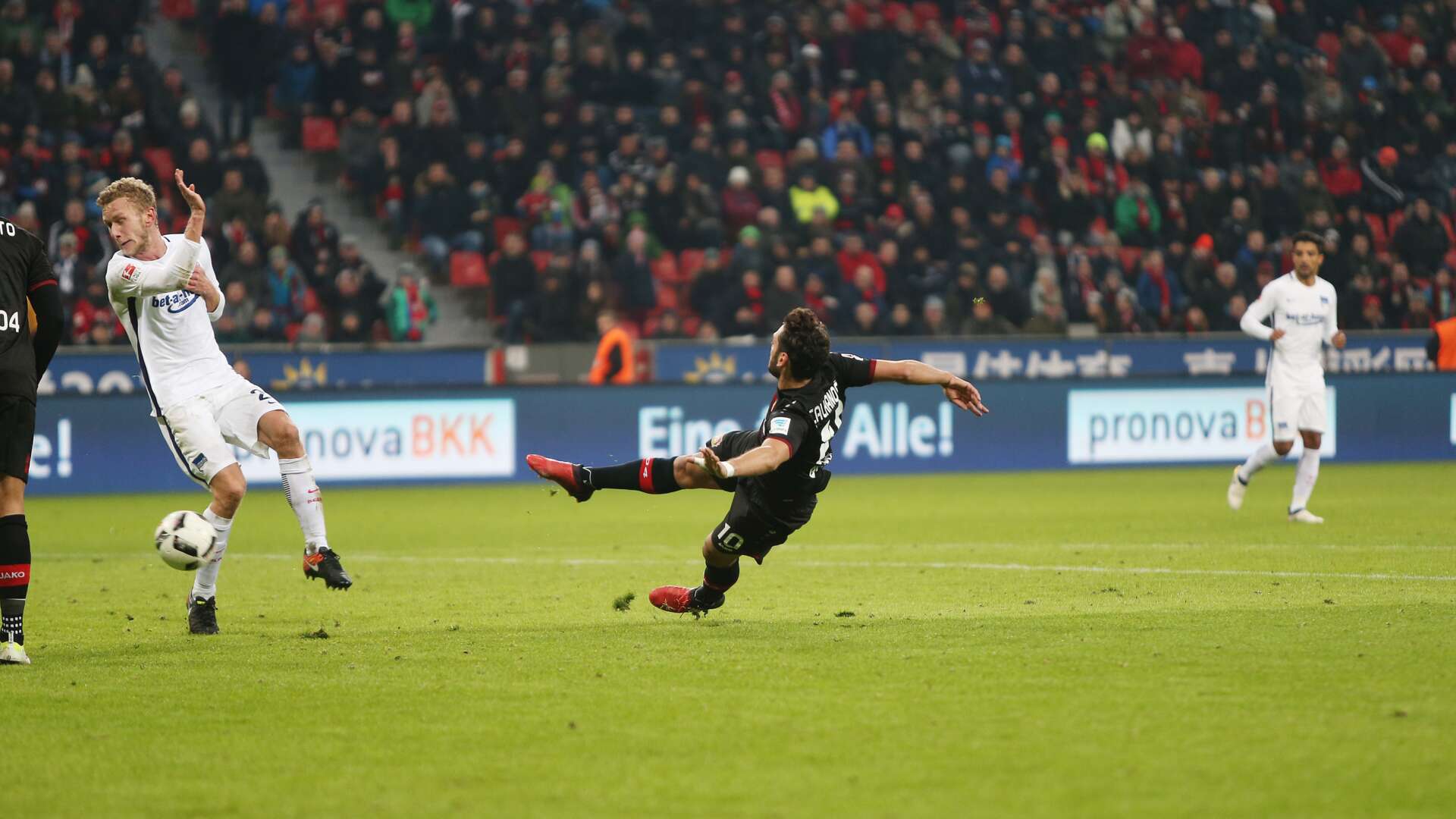 Hakan Calhanoglu