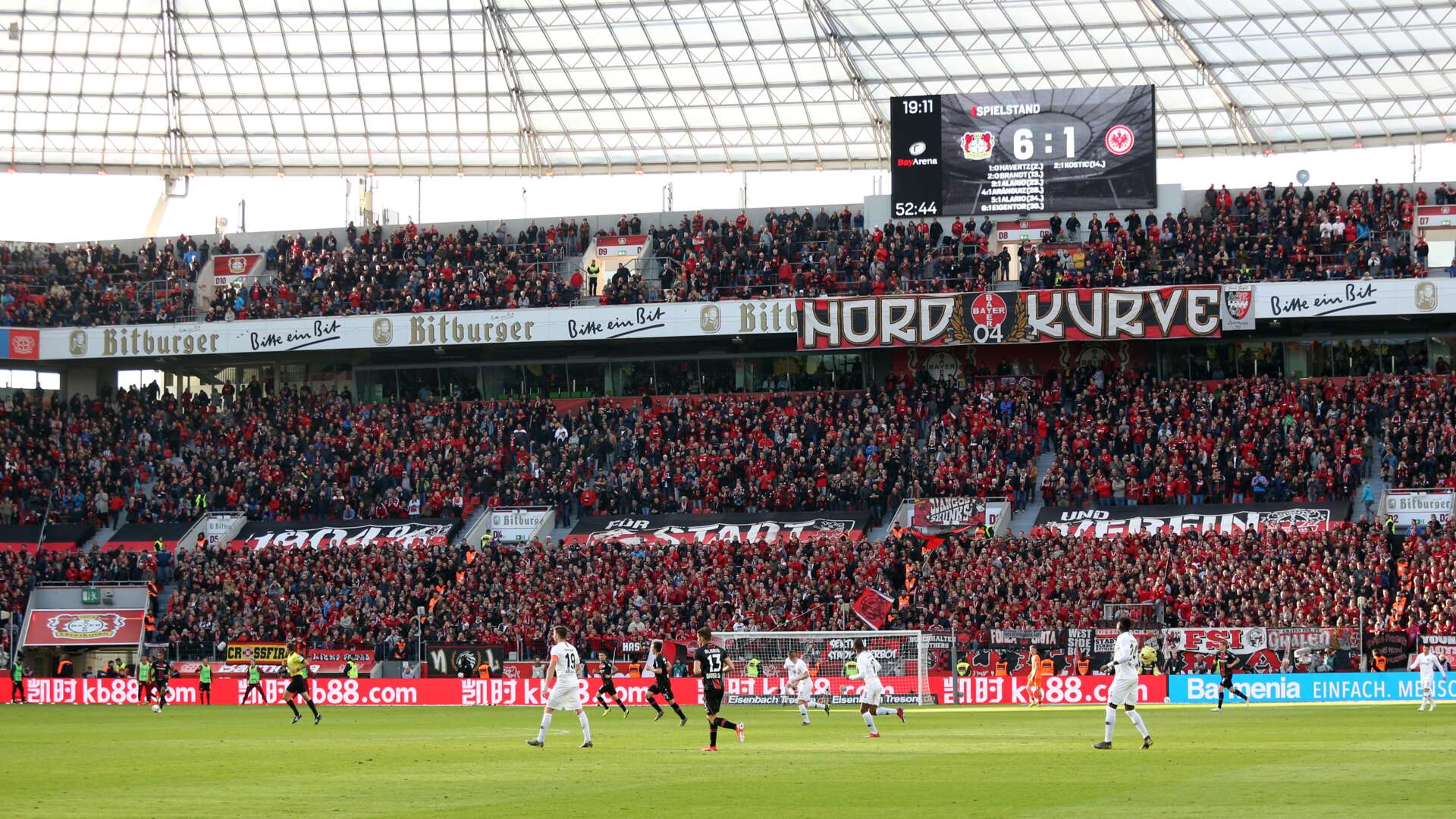 BayArena, Fans, Anzeigetafel