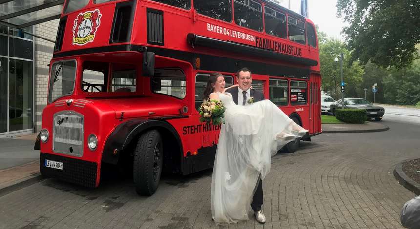 crop_Hochzeit_Schwadbus_Club.jpg