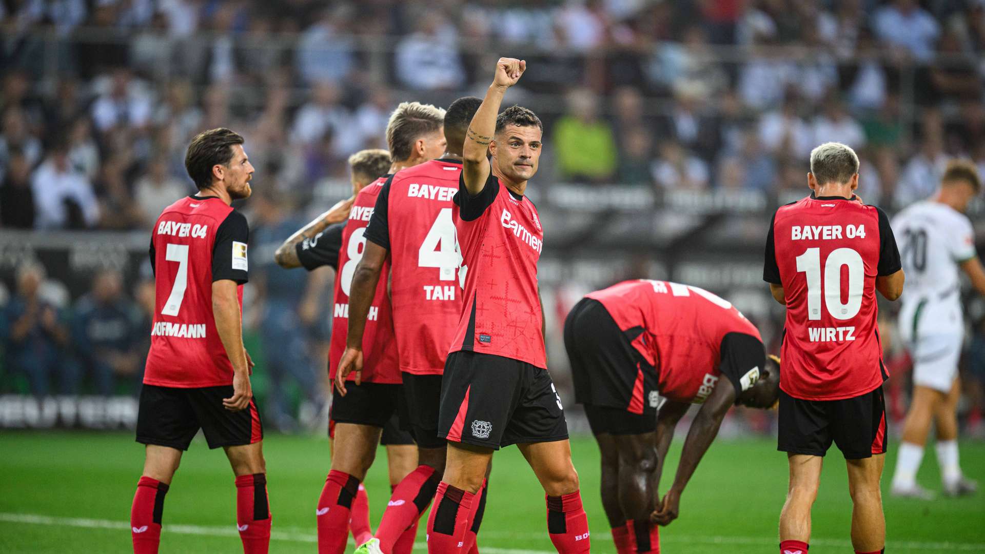 Granit Xhaka bejubelt sein Tor zum 1:0