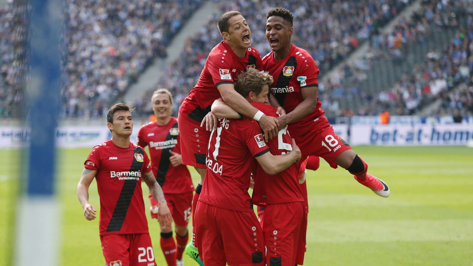 Charles Aránguiz, Chicharito, Wendell