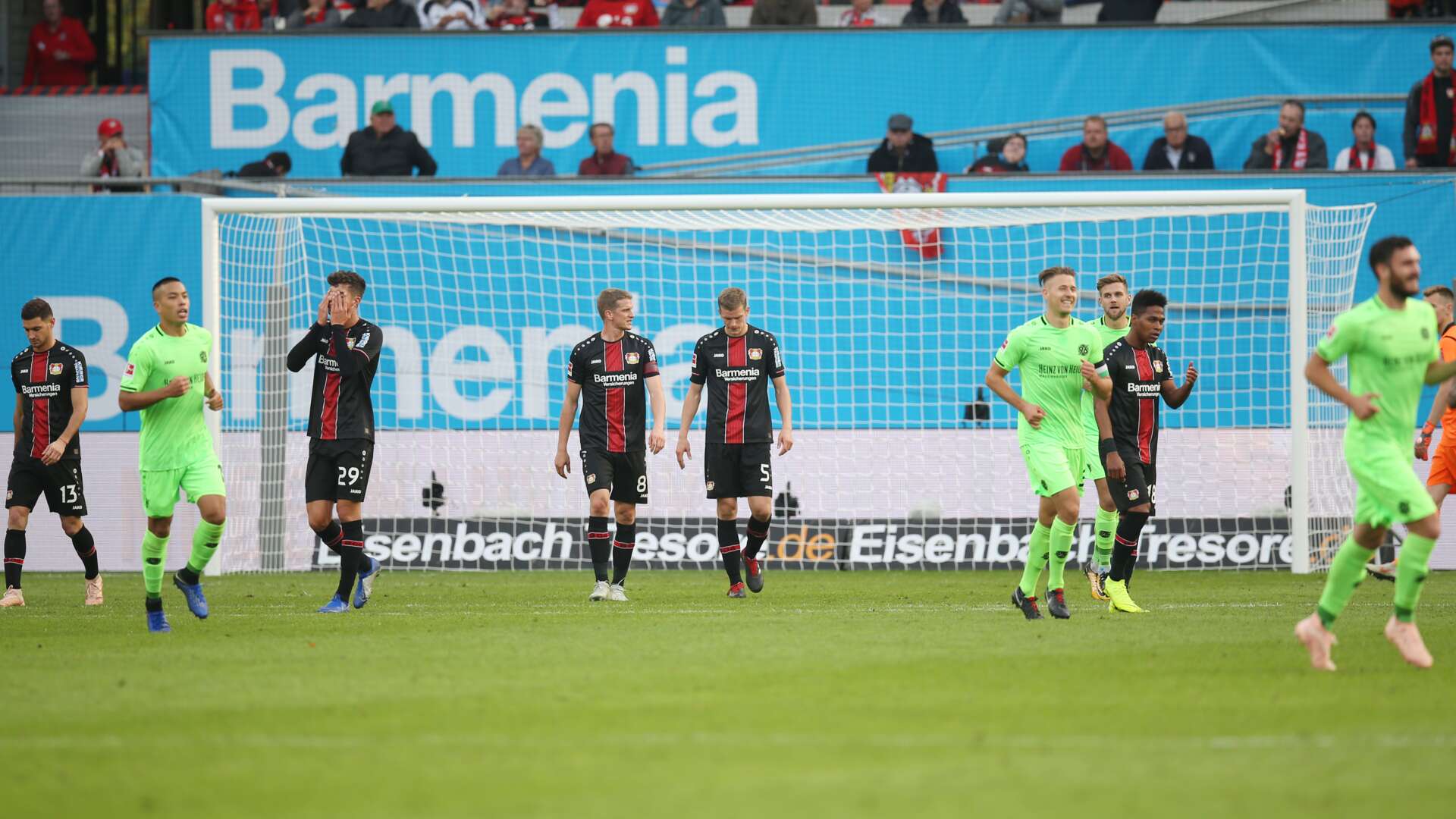 Lars Bender, Mitchell Weiser