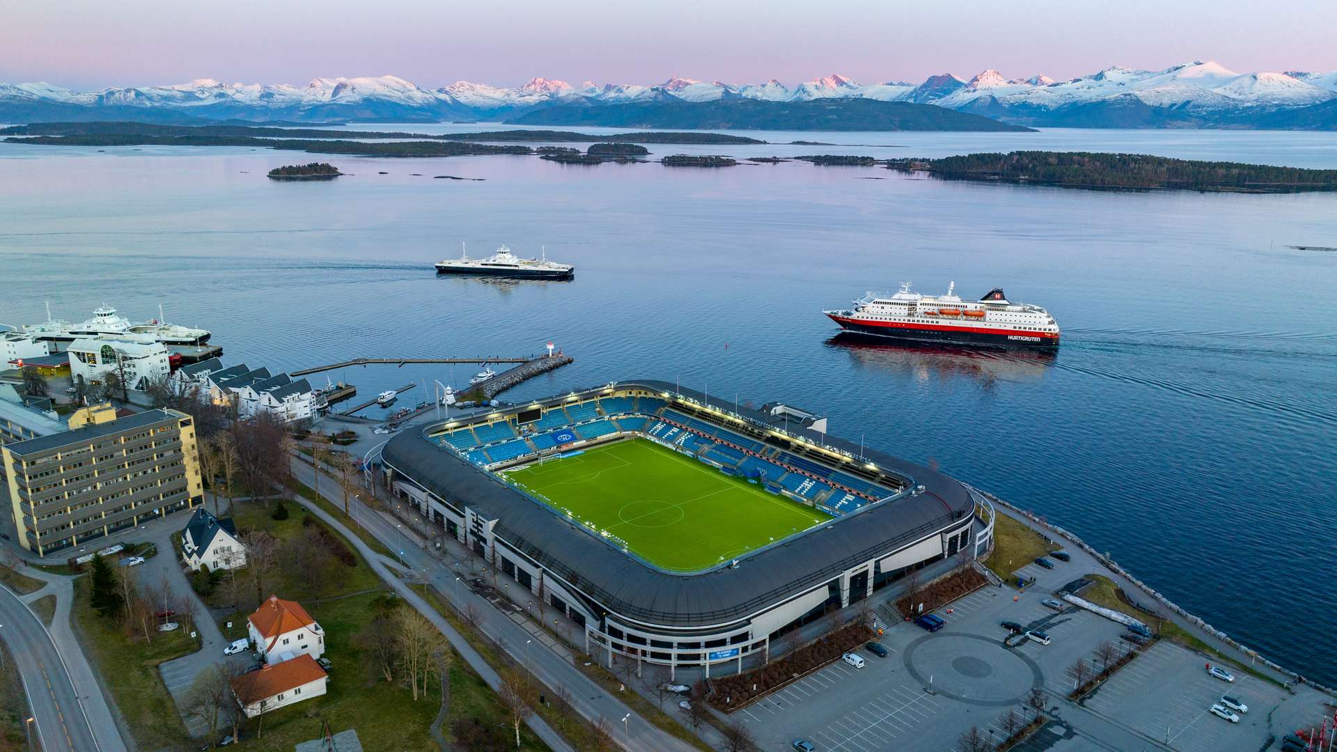 crop_Molde_Aker_Stadion_Drone.jpg