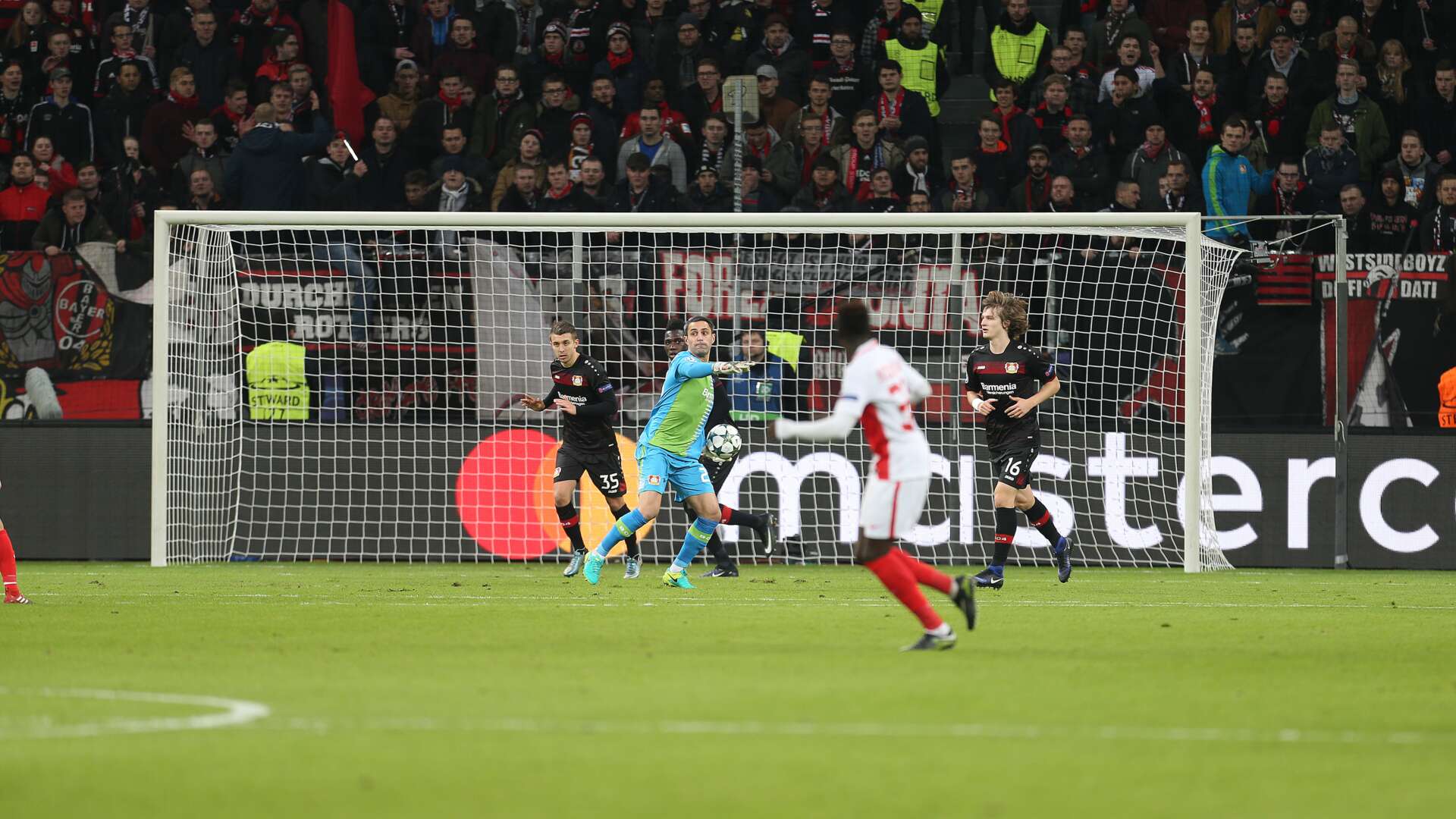 Özcan, Yurchenko, Baumgartlinger