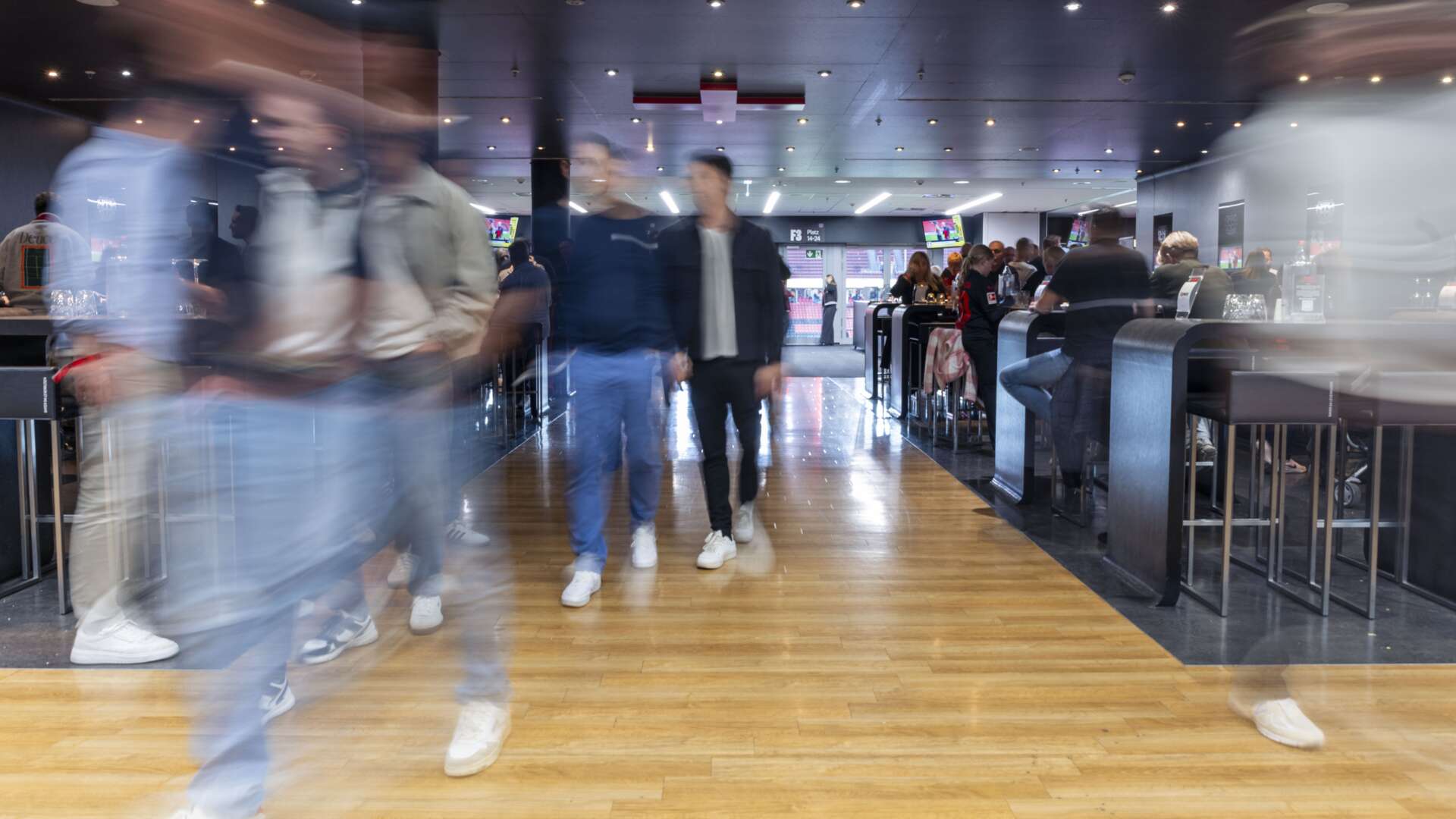 Zona de paso de la Sala VIP Oeste