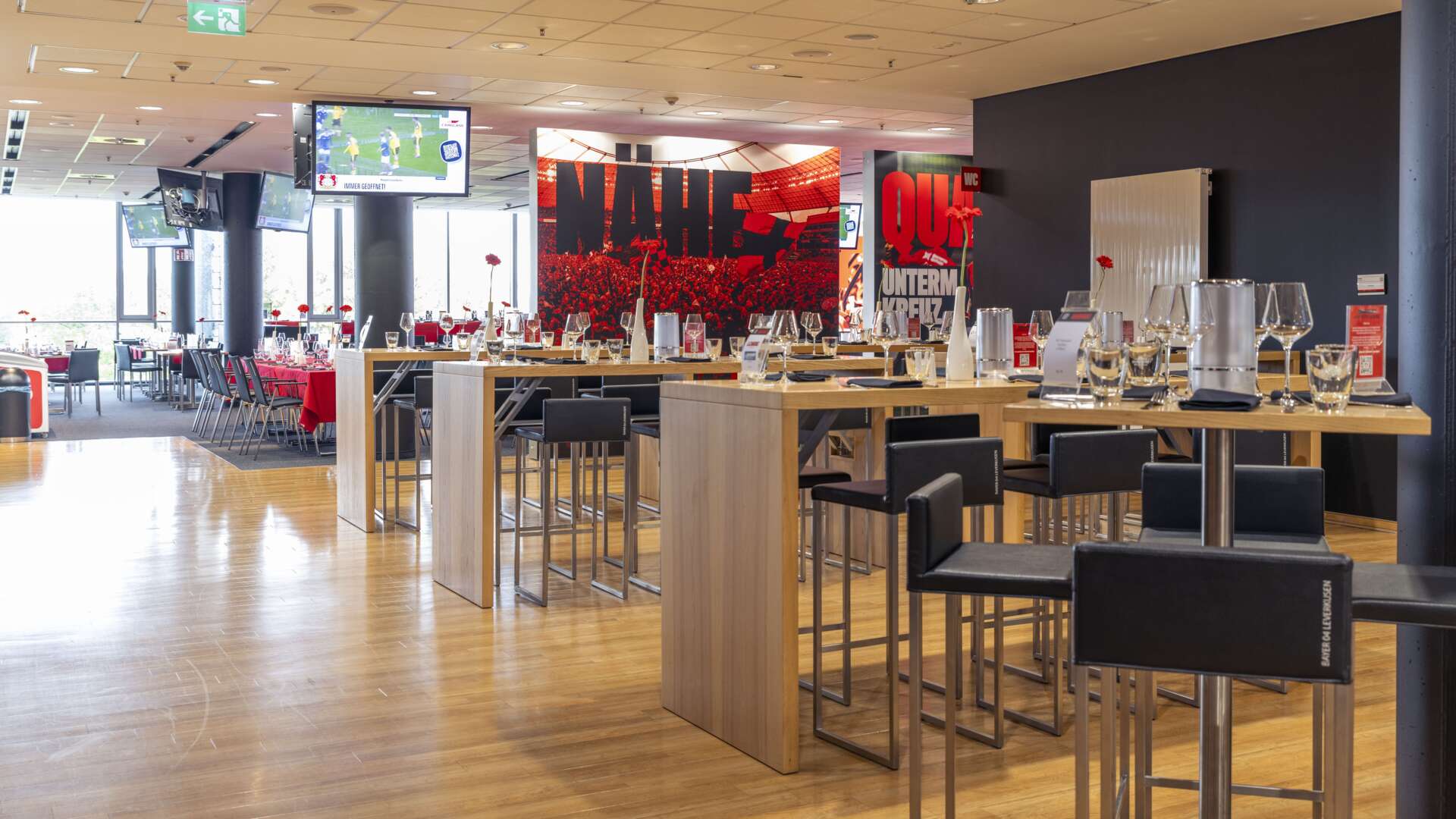 Mesas de la Sala VIP Oeste