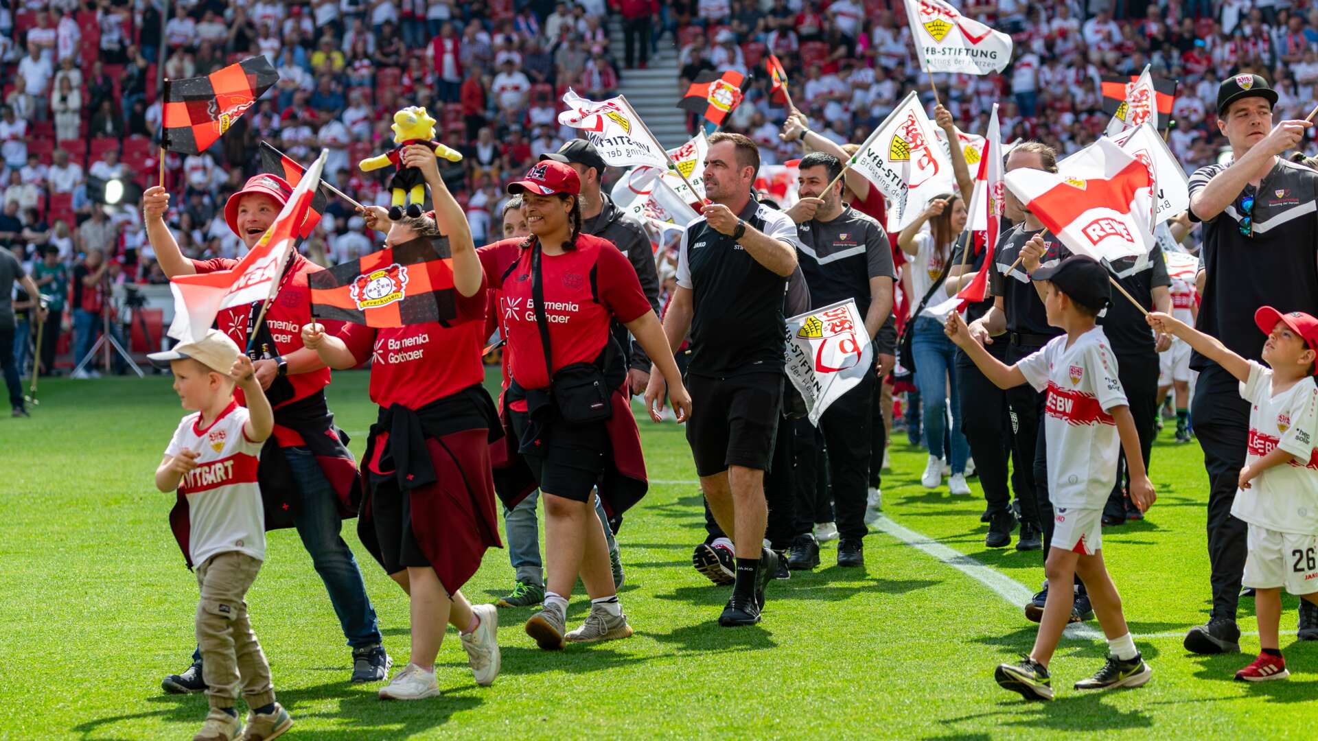 crop_Soke2_260509_VfB_Stuttgart_3-1_Bayer_04_Leverkusen_BL_B12I4052.jpg