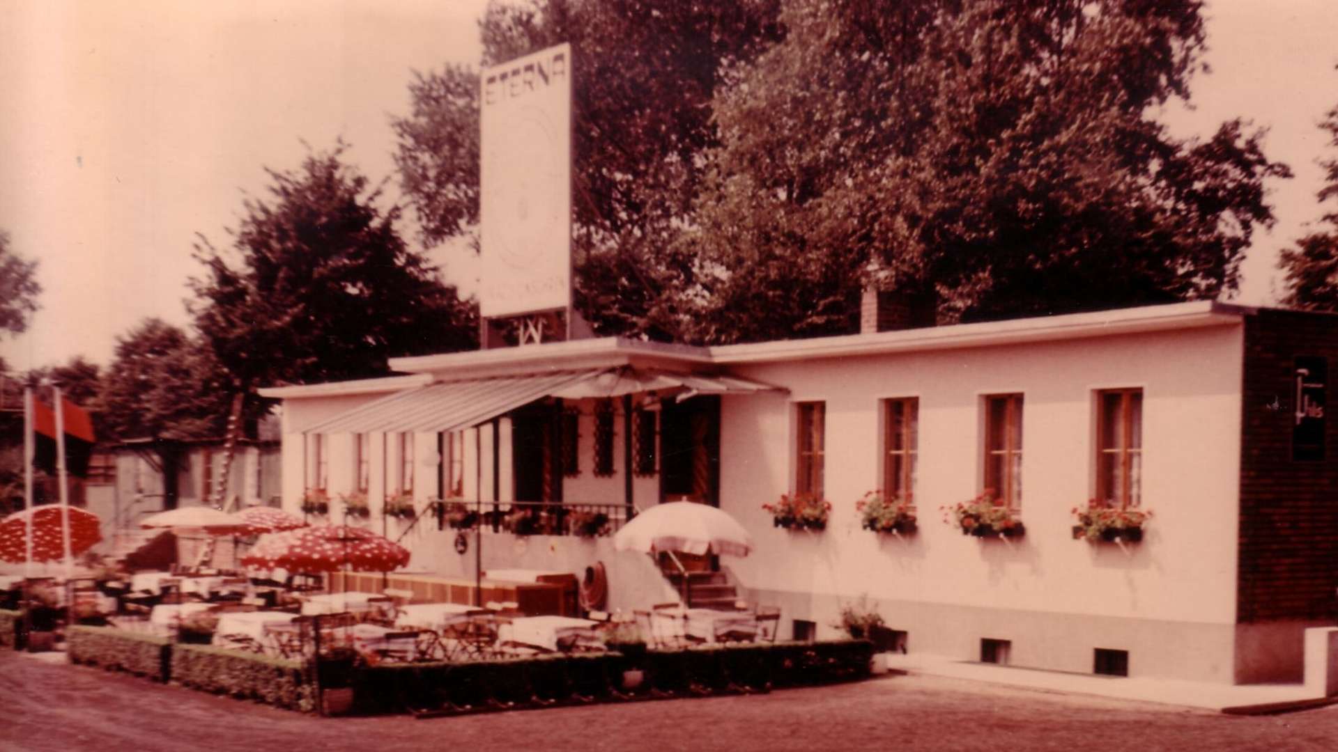 crop_Spielplaetze_11_1953_Clubhaus.jpg