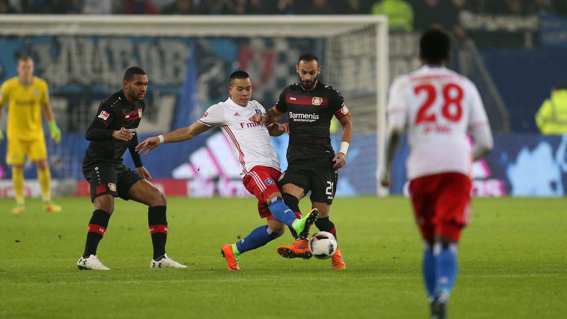 Jonathan Tah, Ömer Toprak