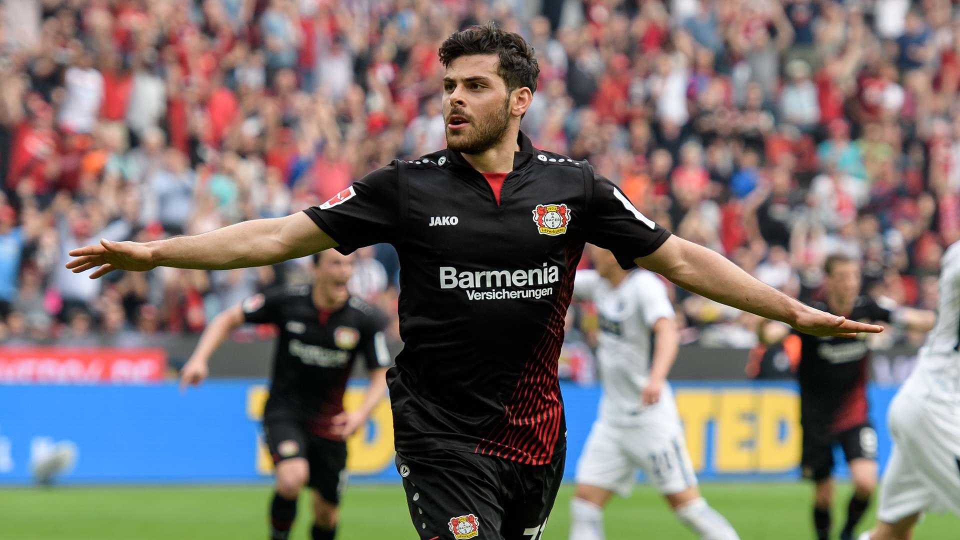 crop_Torjubel_Volland_2_1.jpg